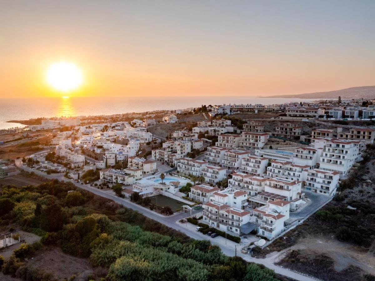 Wellclub - Wellness Family Experience - Seaview Ξενοδοχείο Πάφος Εξωτερικό φωτογραφία